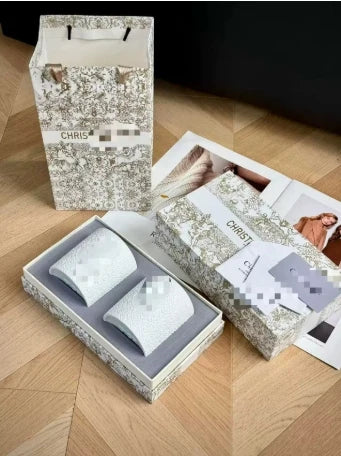 Cloud Water Ice Heart Relief Ceramic Aromatherapy Candle – Gift Box with Hollow Hand-Carved Design